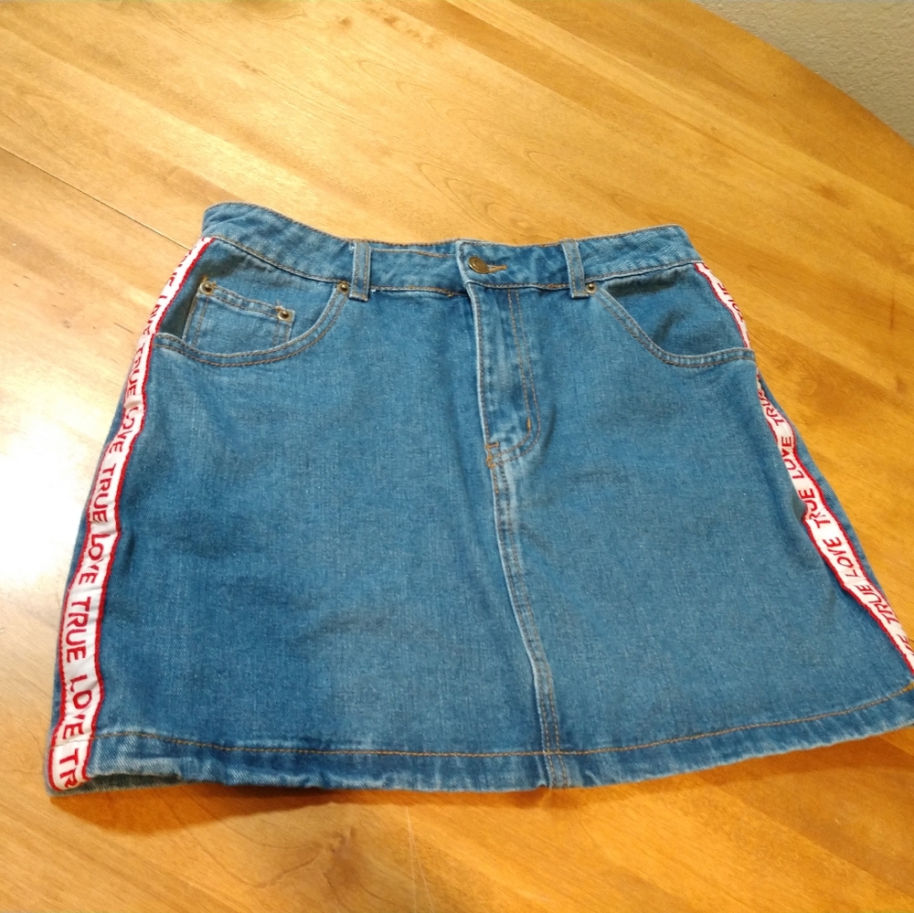 NEW Forever 21 Denim Mini Skirt Blue Red White True Love Size Large NWT